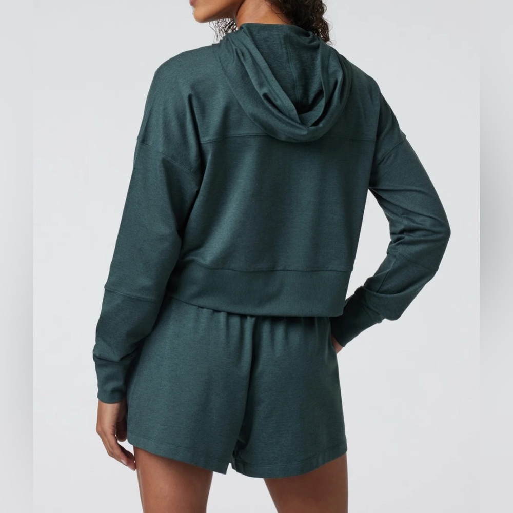 Vuori Halo Half Zip Cropped Hoodie - Picture 2 of 11
